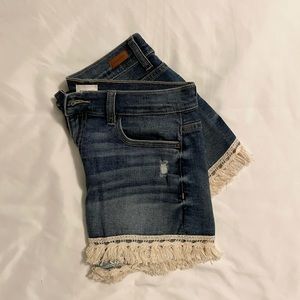 Mid rise jean short